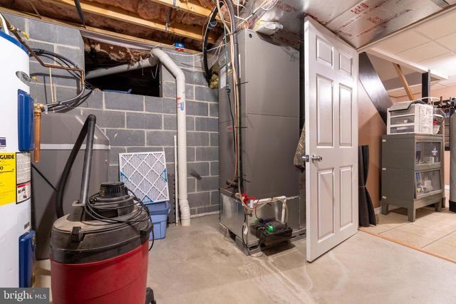 768 MAGARO RD, Enola, PA 17025