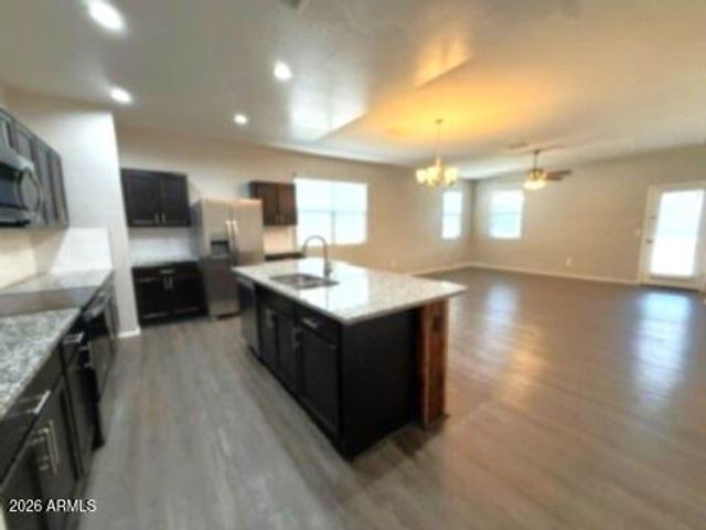 3019 W JESSICA Lane, Phoenix, AZ 85041