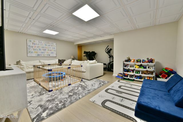 1 Parkway Circle, Malta, NY 12019