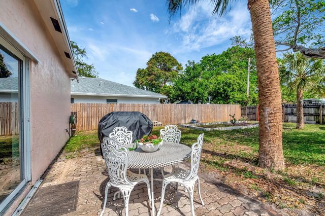 1616 S Johnson Street, Lake Worth Beach, FL 33460