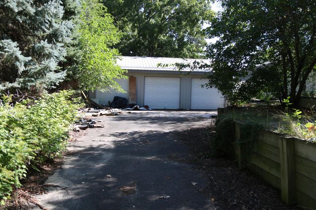 2466 Dale Street N, Roseville, MN 55113