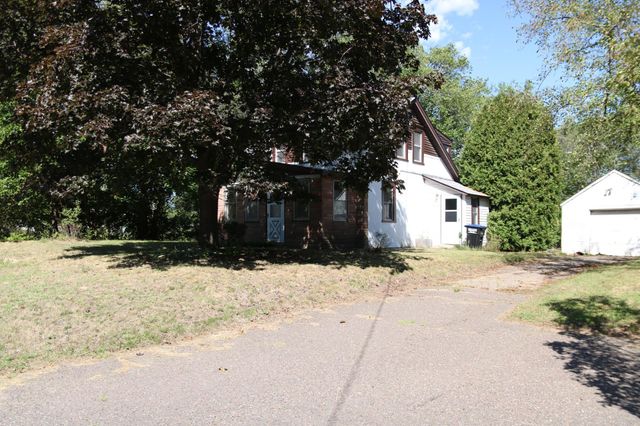 2466 Dale Street N, Roseville, MN 55113
