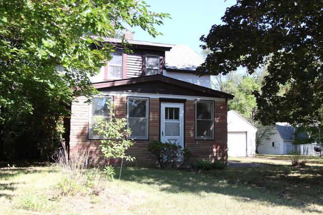 2466 Dale Street N, Roseville, MN 55113