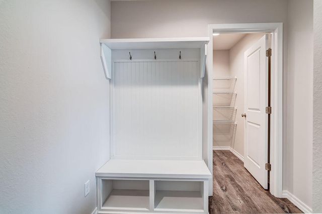 650 W Castor Loop, Nixa, MO 65714