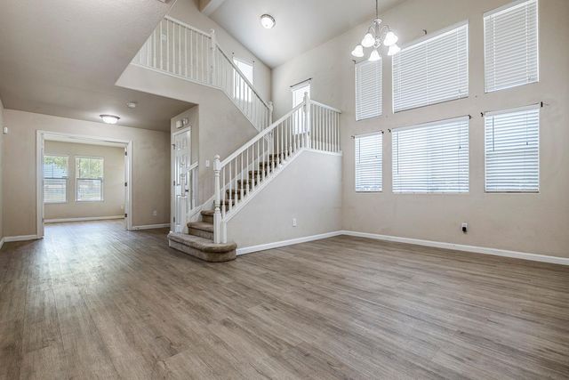 648 11th Street, Sanger, CA 93657