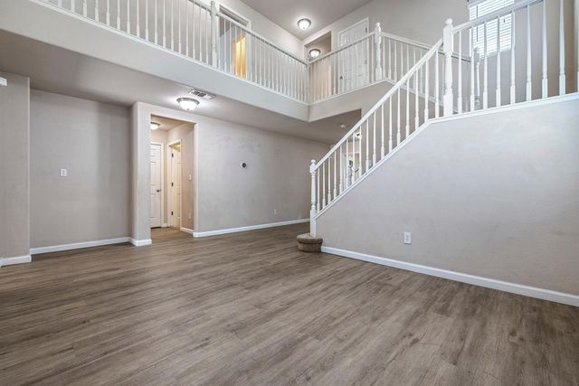 648 11th Street, Sanger, CA 93657
