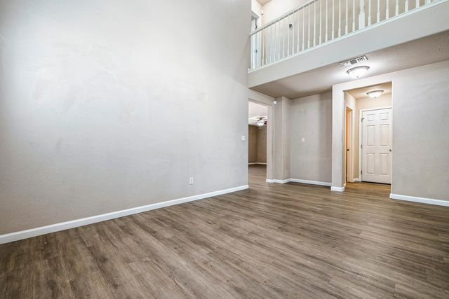 648 11th Street, Sanger, CA 93657