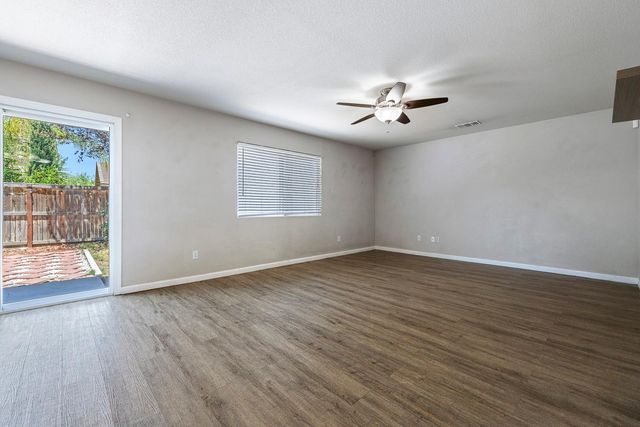 648 11th Street, Sanger, CA 93657
