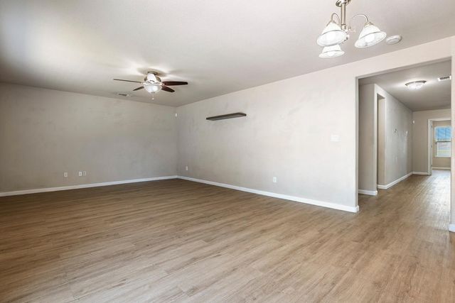 648 11th Street, Sanger, CA 93657