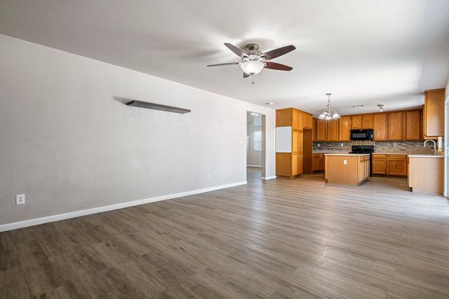 648 11th Street, Sanger, CA 93657