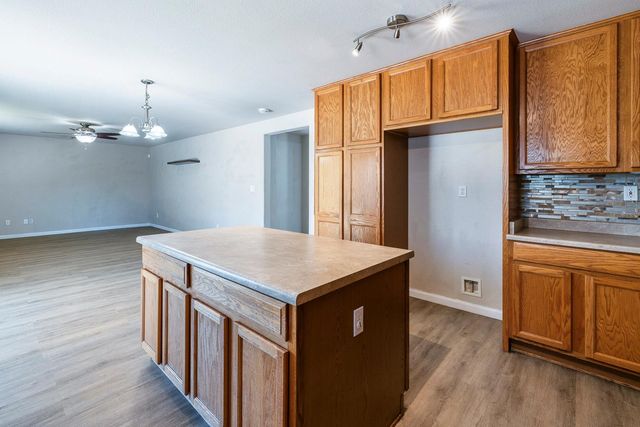 648 11th Street, Sanger, CA 93657