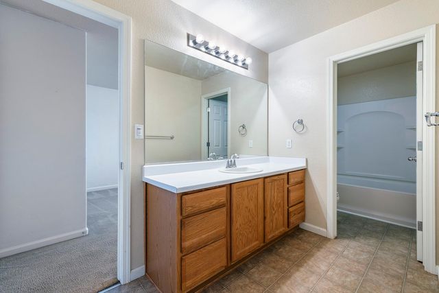 648 11th Street, Sanger, CA 93657