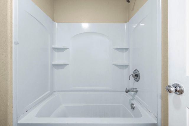 648 11th Street, Sanger, CA 93657