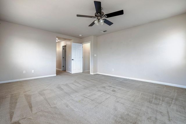 648 11th Street, Sanger, CA 93657