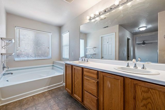 648 11th Street, Sanger, CA 93657