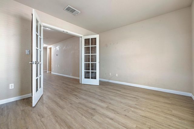648 11th Street, Sanger, CA 93657