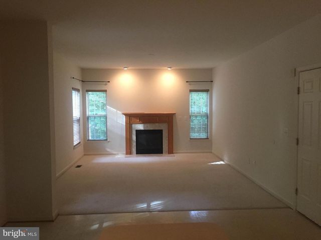 5641 EPPES ISLAND PL, Manassas, VA 20112