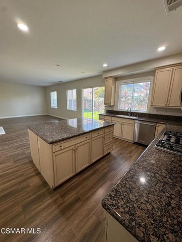 67 Calle Cataluna, Camarillo, CA 93012