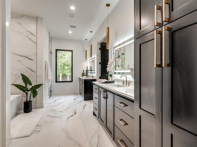 4424 Redbud Circle, Oklahoma City, OK 73111