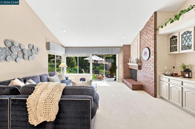 10 Edinburgh Pl, Danville, CA 94526