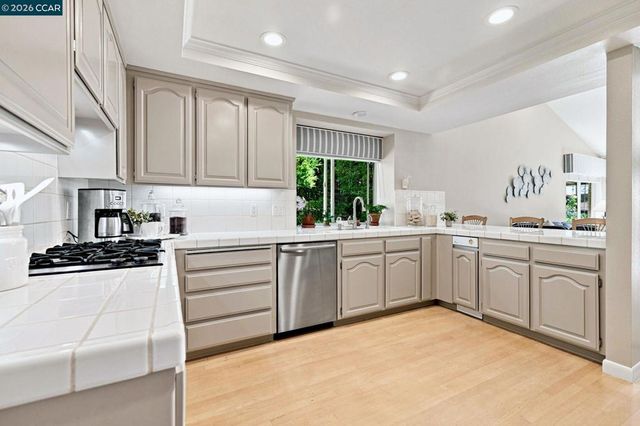 10 Edinburgh Pl, Danville, CA 94526