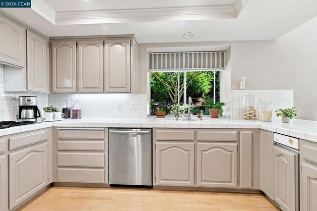 10 Edinburgh Pl, Danville, CA 94526