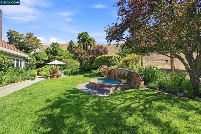 10 Edinburgh Pl, Danville, CA 94526