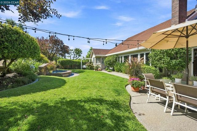 10 Edinburgh Pl, Danville, CA 94526