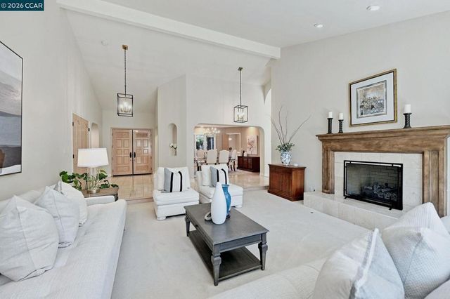 10 Edinburgh Pl, Danville, CA 94526