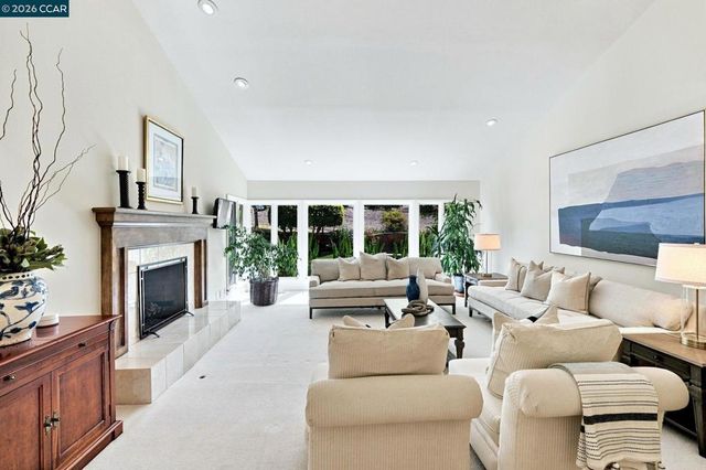 10 Edinburgh Pl, Danville, CA 94526