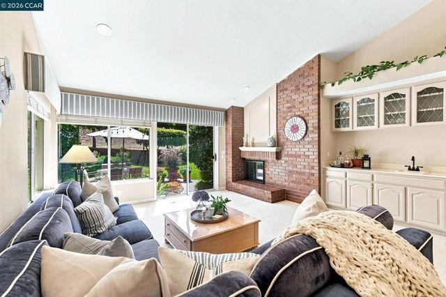 10 Edinburgh Pl, Danville, CA 94526