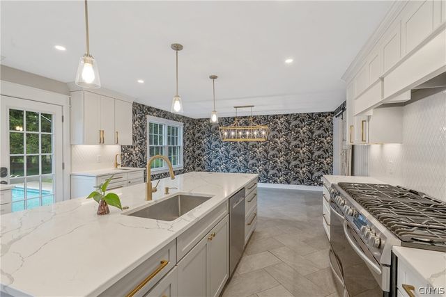 8255 Drinkwater Lane, Manlius, NY 13104