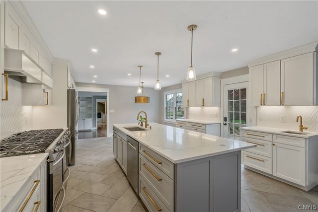 8255 Drinkwater Lane, Manlius, NY 13104