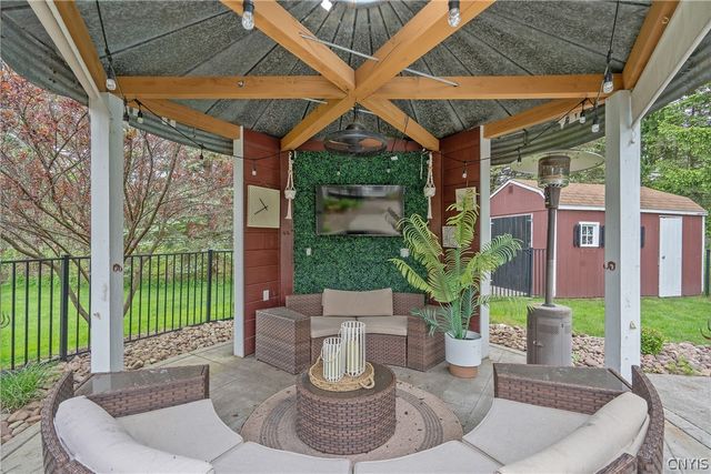 8255 Drinkwater Lane, Manlius, NY 13104