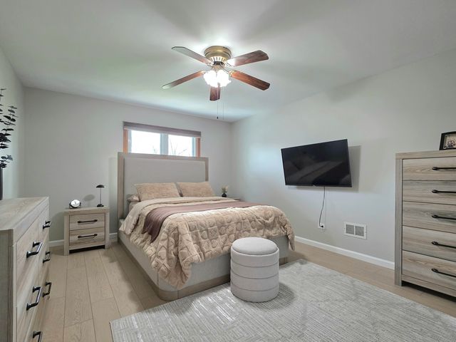 300 W Woodlawn Road, New Lenox, IL 60451