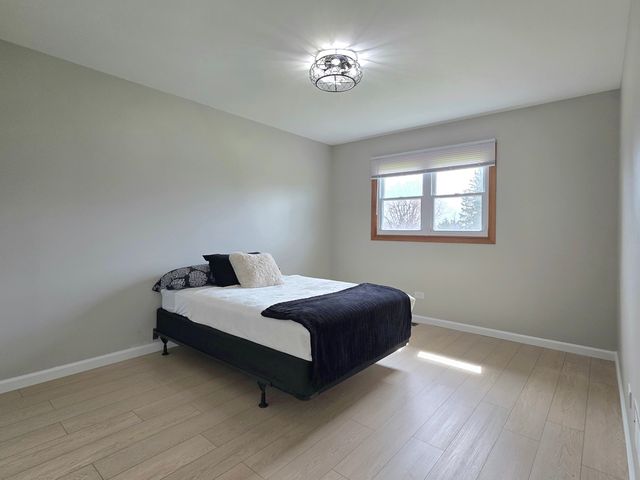 300 W Woodlawn Road, New Lenox, IL 60451