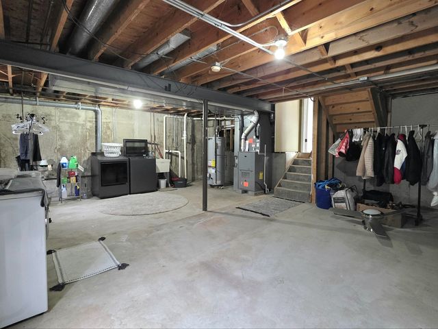 300 W Woodlawn Road, New Lenox, IL 60451