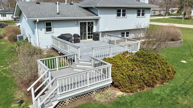 300 W Woodlawn Road, New Lenox, IL 60451