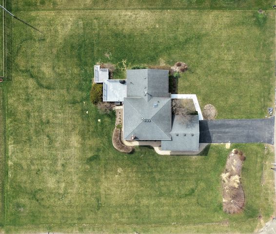 300 W Woodlawn Road, New Lenox, IL 60451