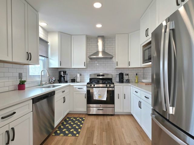 300 W Woodlawn Road, New Lenox, IL 60451