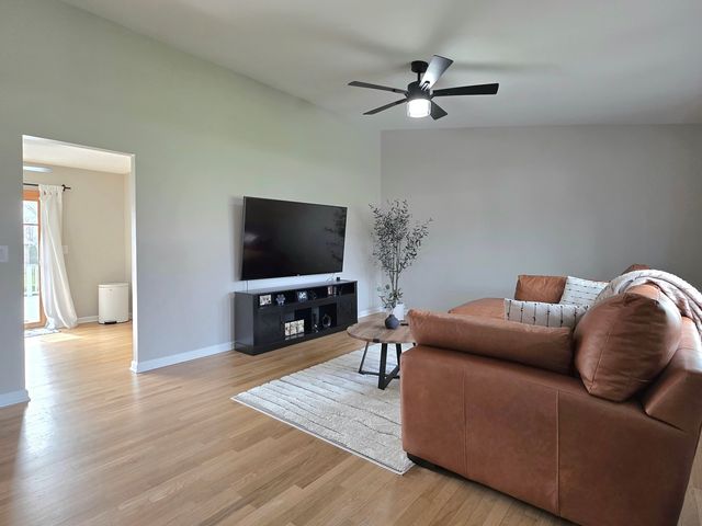 300 W Woodlawn Road, New Lenox, IL 60451