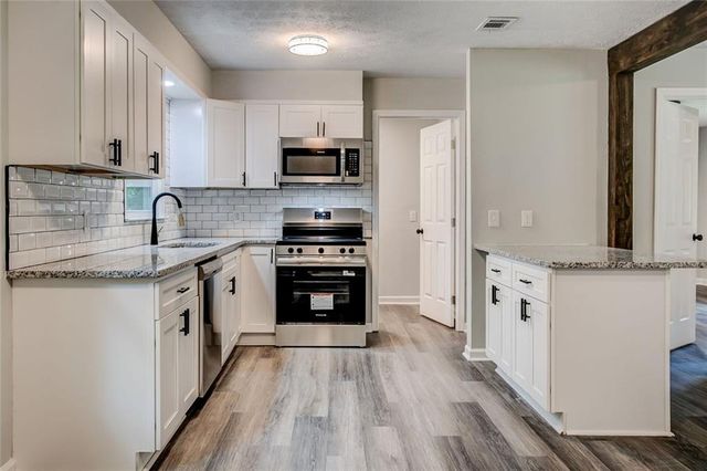 324 Laurel Lane, Stockbridge, GA 30281