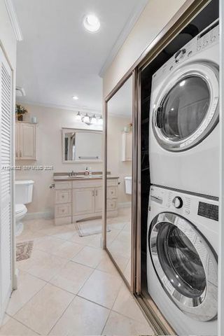 6259 Bay Club Dr 3, Fort Lauderdale, FL 33308