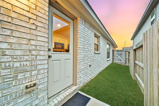 5410 Logan Dale Drive, Brookshire, TX 77423