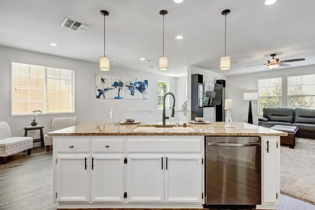 10884 Stourport Way, Rancho Cordova, CA 95670