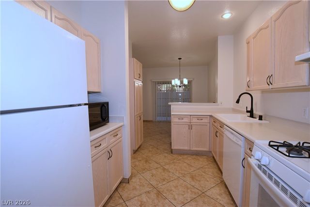 2624 Twin Pines Avenue, Henderson, NV 89074