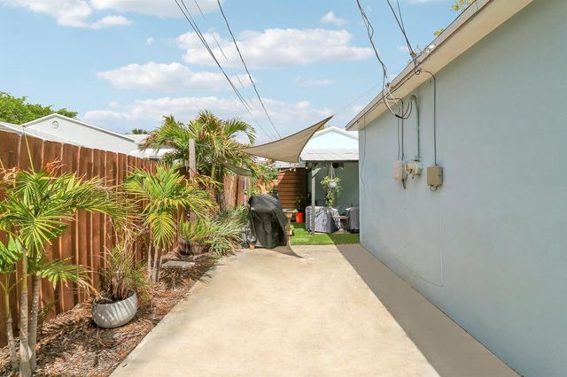 3619 Spruce Avenue, West Palm Beach, FL 33407