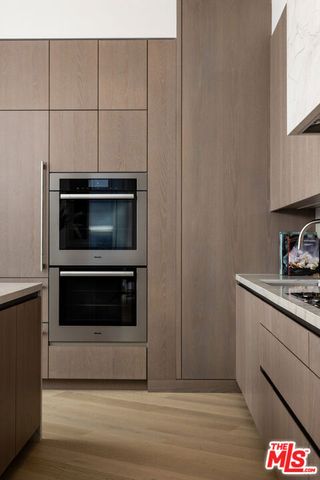 211 W Elm Court 29C, Los Angeles, CA 90067