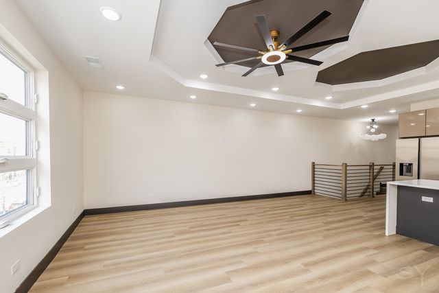 5637 S Prairie Avenue, Chicago, IL 60637