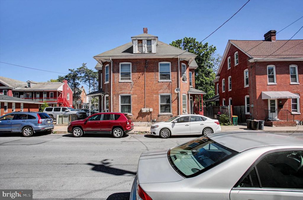217 E WASHINGTON ST, Chambersburg, PA 17201